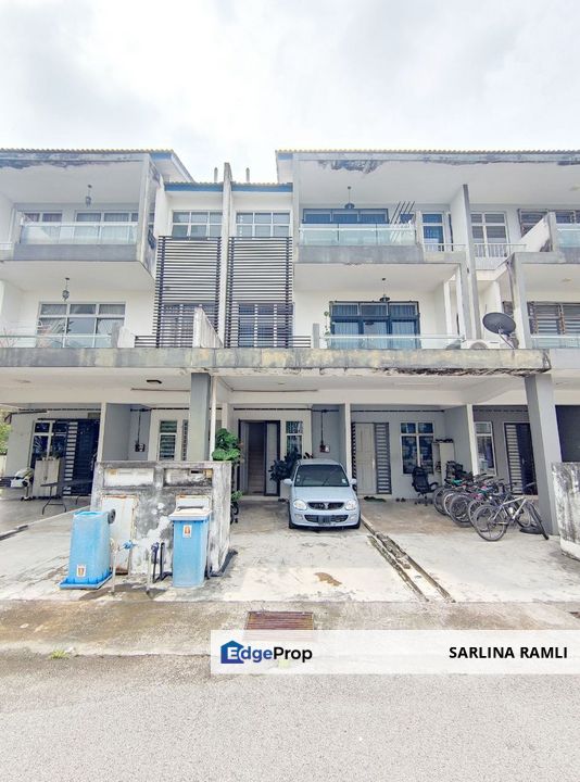 Bandar Saujana Putra 4 Bedrooms Townhouse Desa Saujana 2, Selangor, Jenjarom