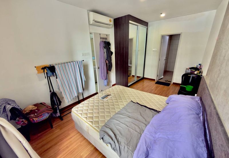 I Residence @ I City