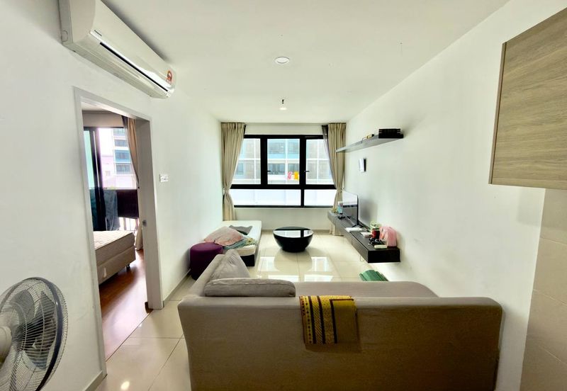 I Residence @ I City