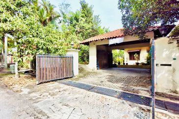 Bangi Golf Resort Bungalow Resort Style