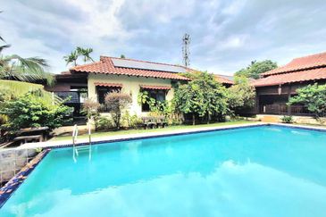 Bangi Golf Resort Bungalow Resort Style