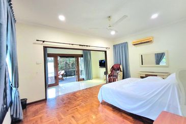 Bangi Golf Resort Bungalow Resort Style
