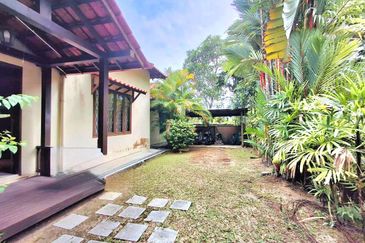 Bangi Golf Resort Bungalow Resort Style