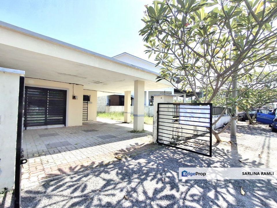 Pengkalan /Botani Ipoh NEAR SURAU| CORNER LOT Single Storey Terrace house, Perak, Kinta