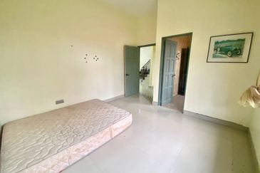 Desa Pinggiran Putra