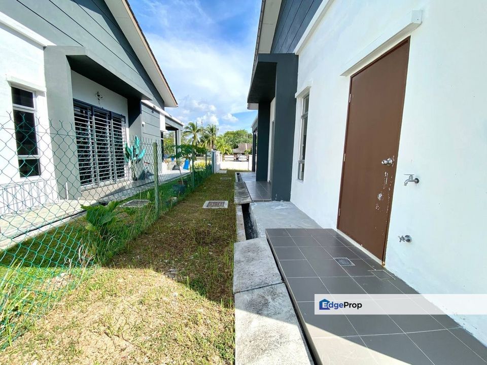Taman Changgang Jaya Banting, 1 Storey Semi-D House For Sale, Good Condition, Selangor, Banting