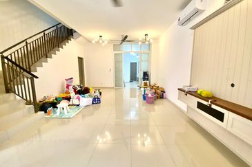 Setia Warisan Tropika (Belladonna)