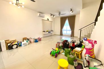 Setia Warisan Tropika (Belladonna)