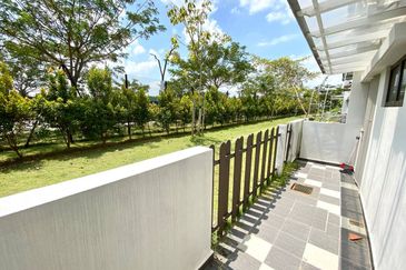 Setia Warisan Tropika (Belladonna)