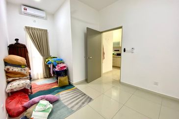 Setia Warisan Tropika (Belladonna)