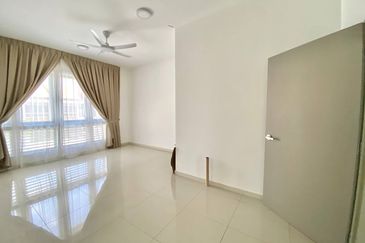 Setia Warisan Tropika (Belladonna)