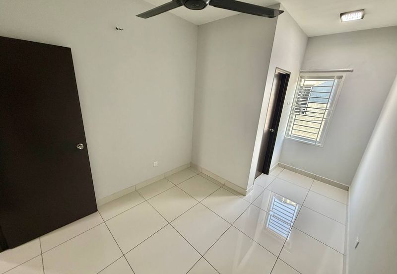 Taman Ruby Dengkil, 2 Storey House For Sale, Like New