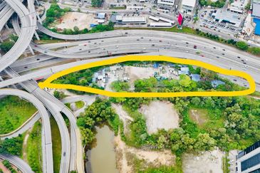 The Bousteador, Mutiara Damansara