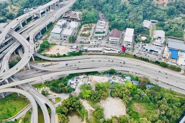 The Bousteador, Mutiara Damansara
