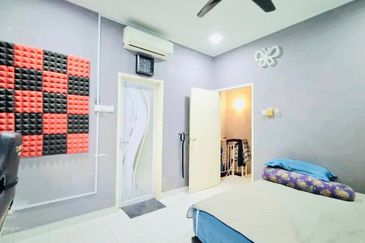 Lorong Az-Zaharah 10/20