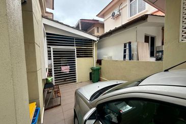 Lorong Az-Zaharah 10/20