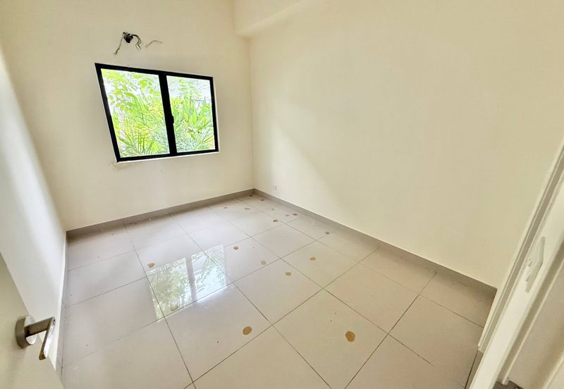 Monet Springtime @ Sunsuria City