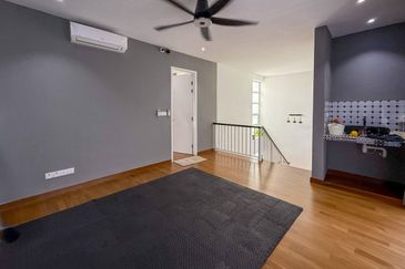 Duta Villa, Presint 14