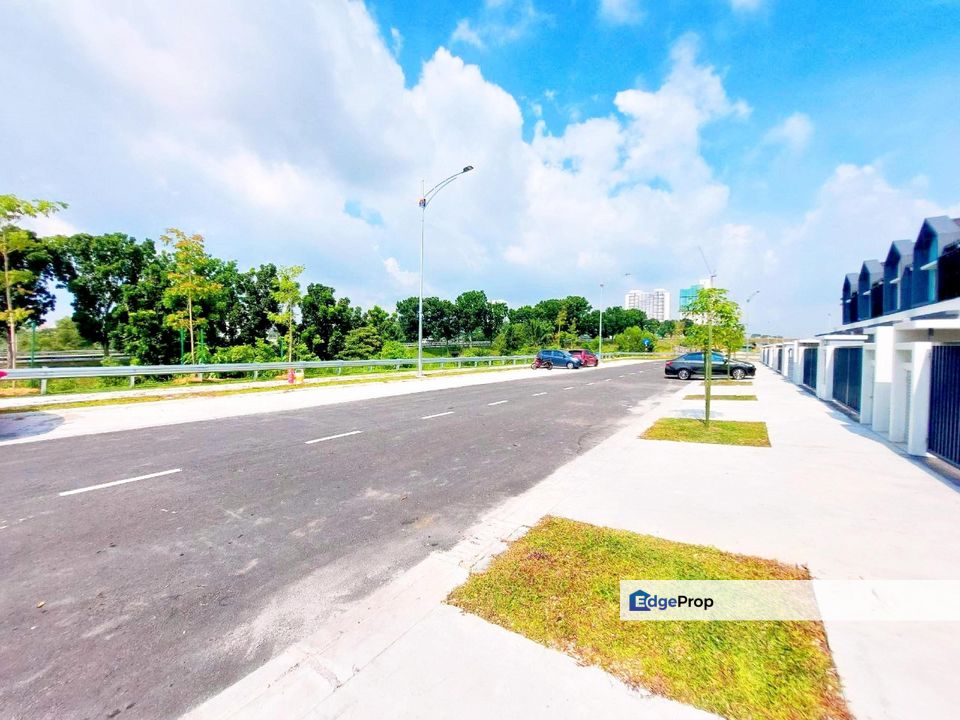 Ariya Serenia Dengkil Sepang, 2 Storey House For Sale, Facing Open, Selangor, Sepang