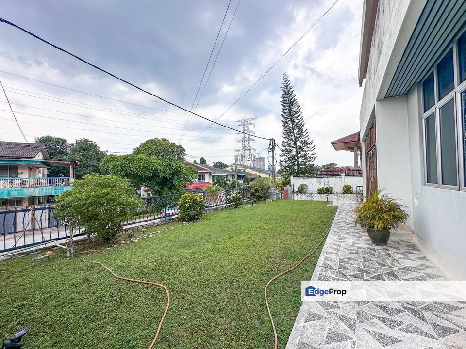 Seksyen 22 Petaling Jaya, 2.5 Storey Bungalow House For Sale, Near Paramount LRT, Selangor, Petaling Jaya