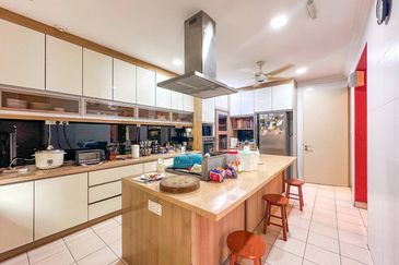 USJ Avenue @ USJ Heights