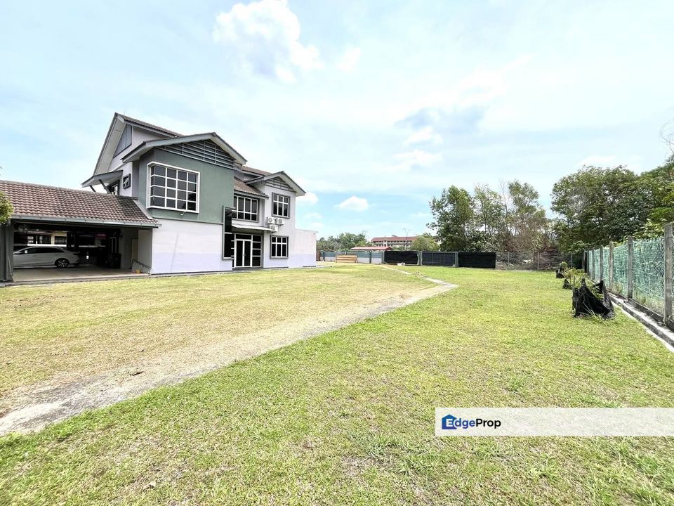 Taman Ixora Sepang, 2 Storey Bungalow House For Sale, Spacious Land, Selangor, Sepang