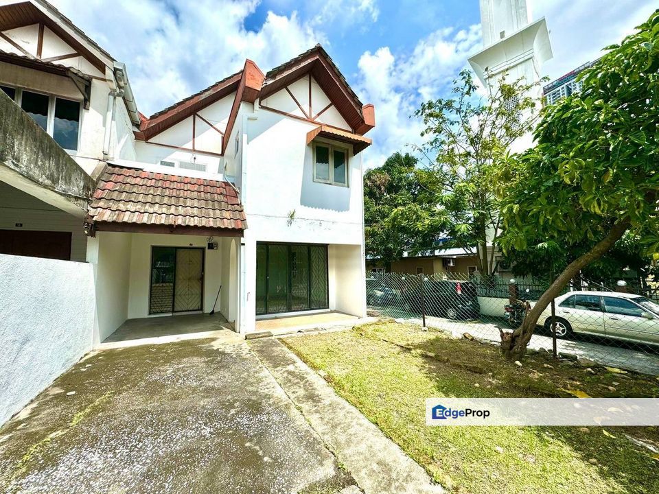 SS7 Kelana Jaya, 2 Storey Endlot House For Sale, Good Condition, Selangor, Petaling Jaya