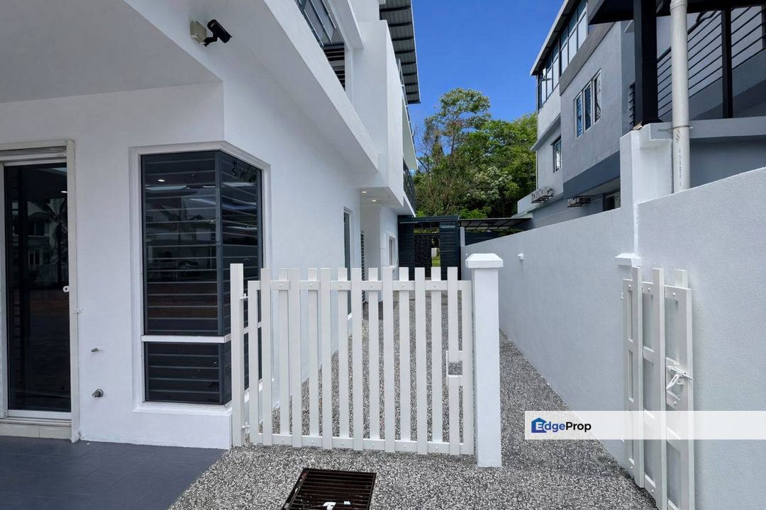Perdana Lakeview East Cyberjaya, 3 Storey Semi-D House For Sale, Fully Renovated, Selangor, Cyberjaya