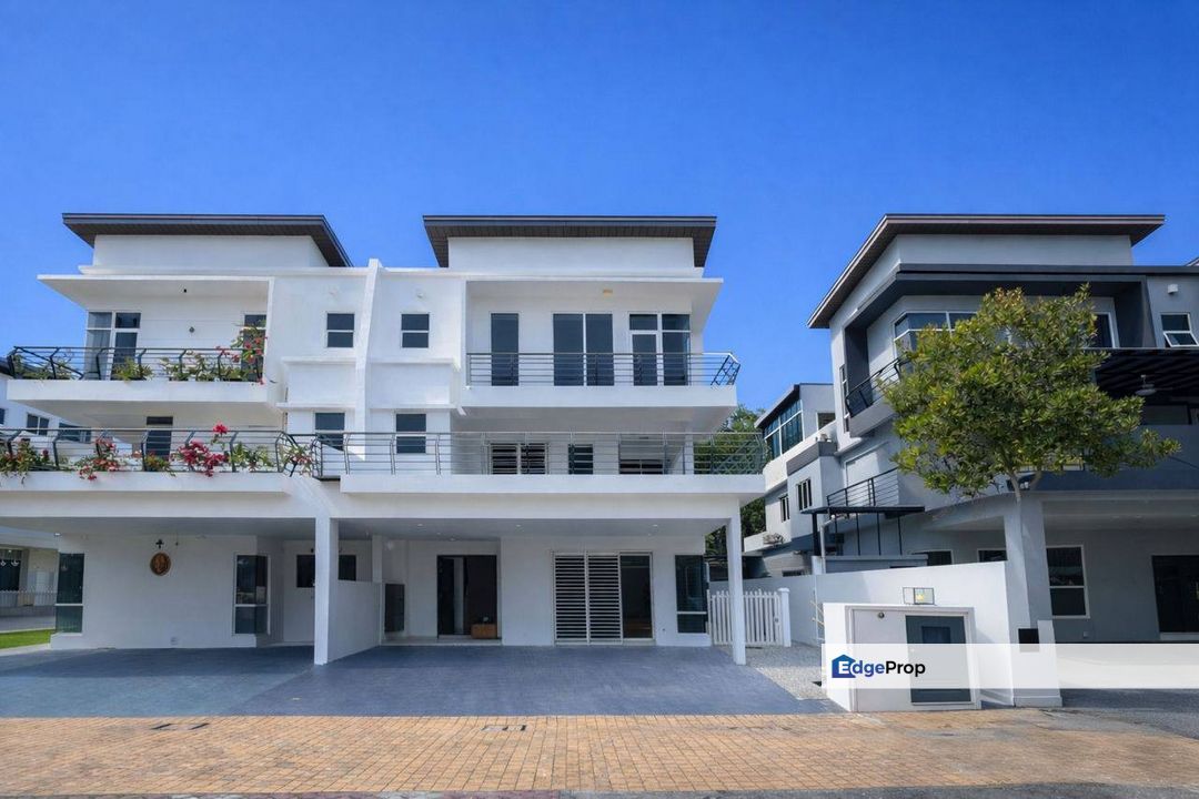 Perdana Lakeview East Cyberjaya, 3 Storey Semi-D House For Sale, Fully Renovated, Selangor, Cyberjaya