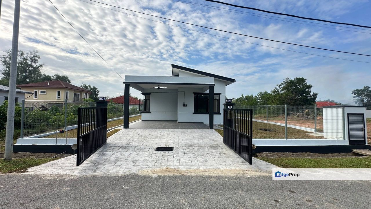 Mahkota Hills Lenggeng, 1 Storey Bungalow House For Sale, Like New, Negeri Sembilan, Lenggeng