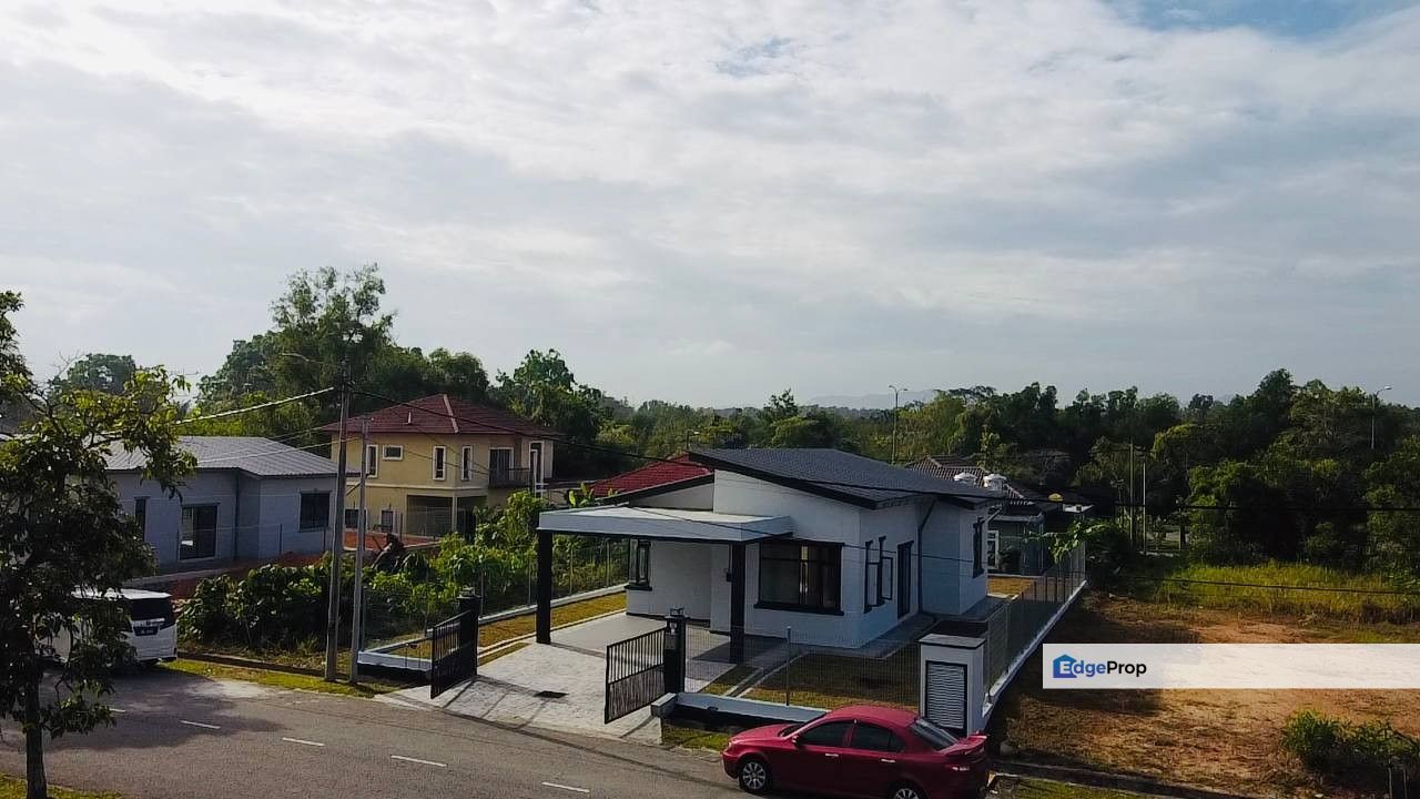 Mahkota Hills Lenggeng, 1 Storey Bungalow House For Sale, Like New, Negeri Sembilan, Lenggeng