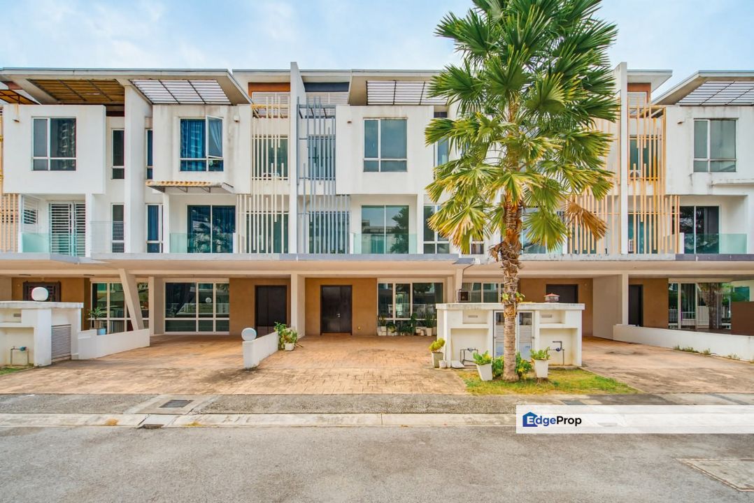 Cassia Garden Residence Cyberjaya, 3 Storey Terrace House For Sale, Renovated Like New, Selangor, Cyberjaya
