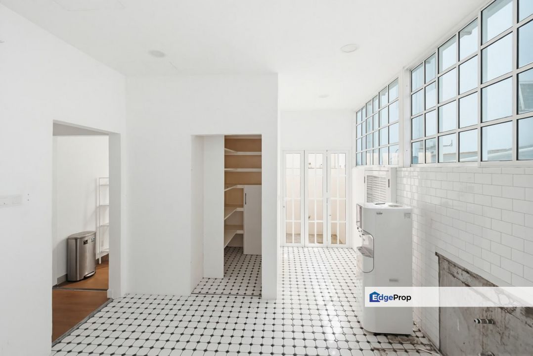 Cassia Garden Residence Cyberjaya, 3 Storey Terrace House For Sale, Renovated Like New, Selangor, Cyberjaya