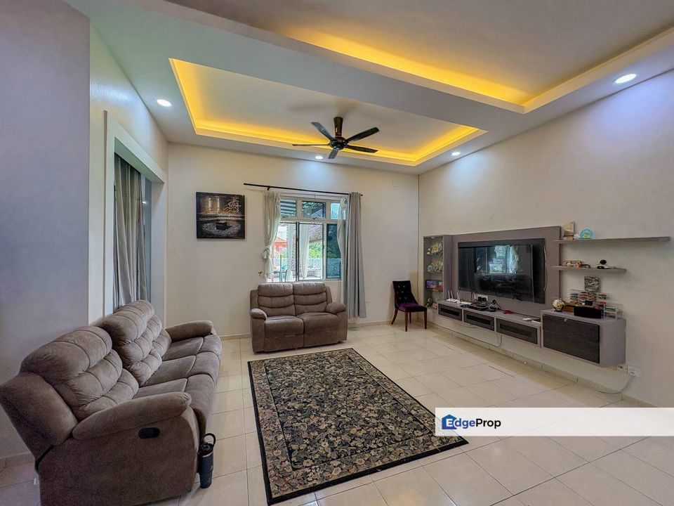 Villa Idaman 6 Bandar Sri Sendayan, 1 Storey Bungalow House For Sale, Spacious Land, Negeri Sembilan, Seremban