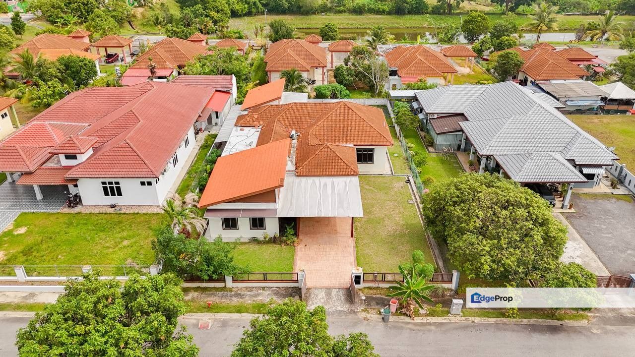 Villa Idaman 6 Bandar Sri Sendayan, 1 Storey Bungalow House For Sale, Spacious Land, Negeri Sembilan, Seremban