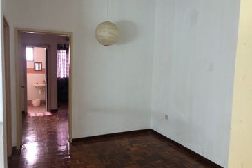 SL7, Bandar Sungai Long