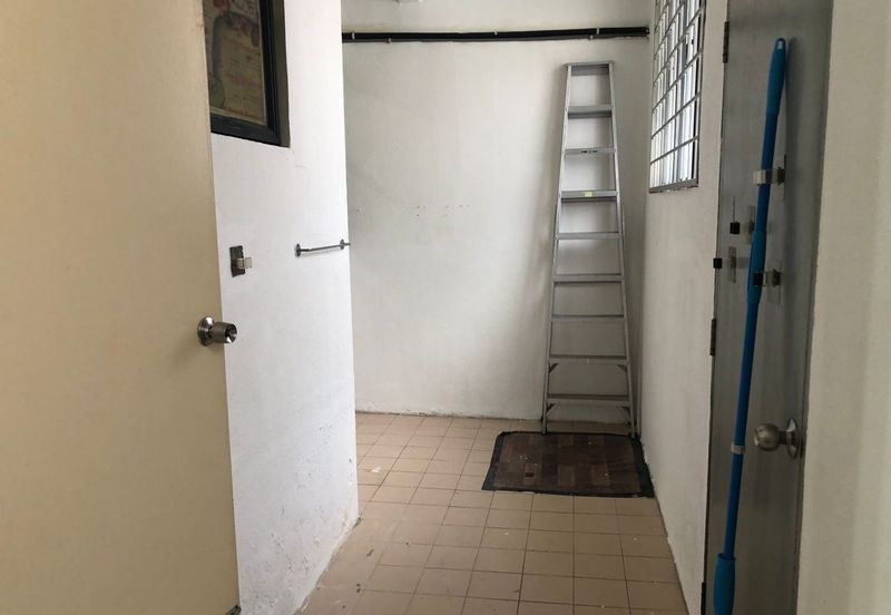 SL7, Bandar Sungai Long