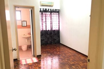 SL7, Bandar Sungai Long