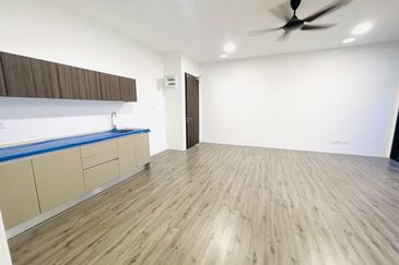 Henna Residence @ The Quartz