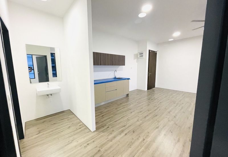 Henna Residence @ The Quartz