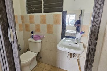 Residensi Bistaria, Ukay Bistari