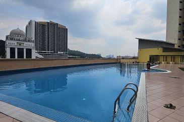 Residensi Bistaria, Ukay Bistari