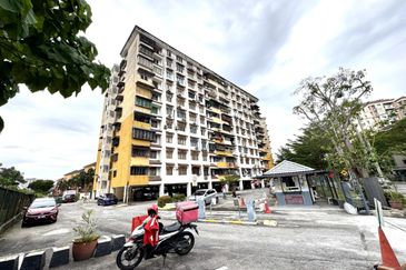 Dahlia Apartment, Pandan Indah