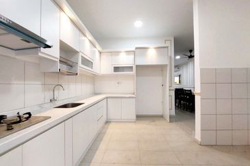 Setia Warisan Tropika (Belladonna)