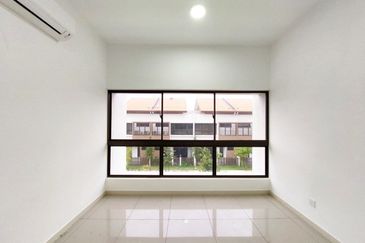 Setia Warisan Tropika (Belladonna)