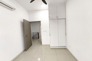 Setia Warisan Tropika (Belladonna)