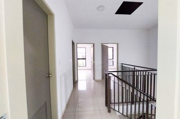 Setia Warisan Tropika (Belladonna)