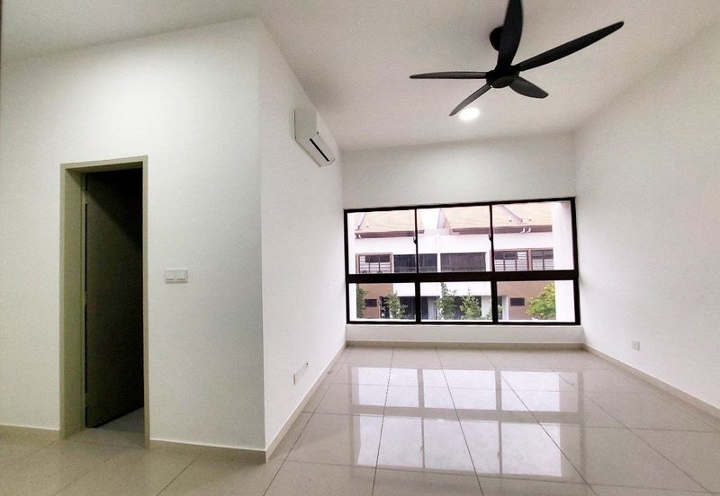 Setia Warisan Tropika (Belladonna)