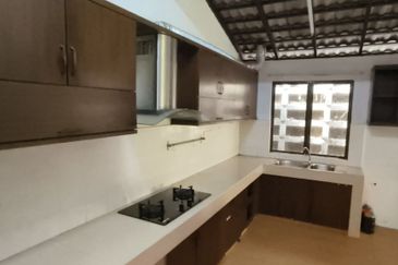 KGSAAS Golf Club, Seksyen 13