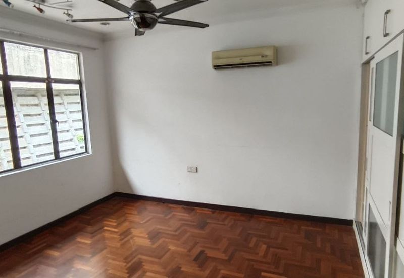 KGSAAS Golf Club, Seksyen 13